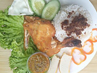 Nasi Ayam Penyet food