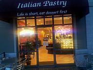 Vaccaro's Italian Pastry Shop, Hunt Valley inside