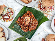 Nabil Keow Teow Kerang Dan Burger Bakar food