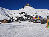 Rifugio Crepa Neigra outside