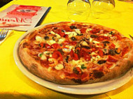 Pizzeria Da Maurinos food