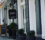Jezabel’s Argentine Cafe Catering outside