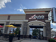 Louie's Grill outside