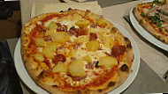 Pizzeria La Perla food