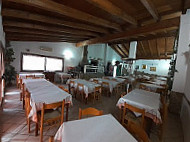 Pizzeria Vecchia Valenza inside