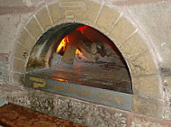 Il Castello Pizzeria inside