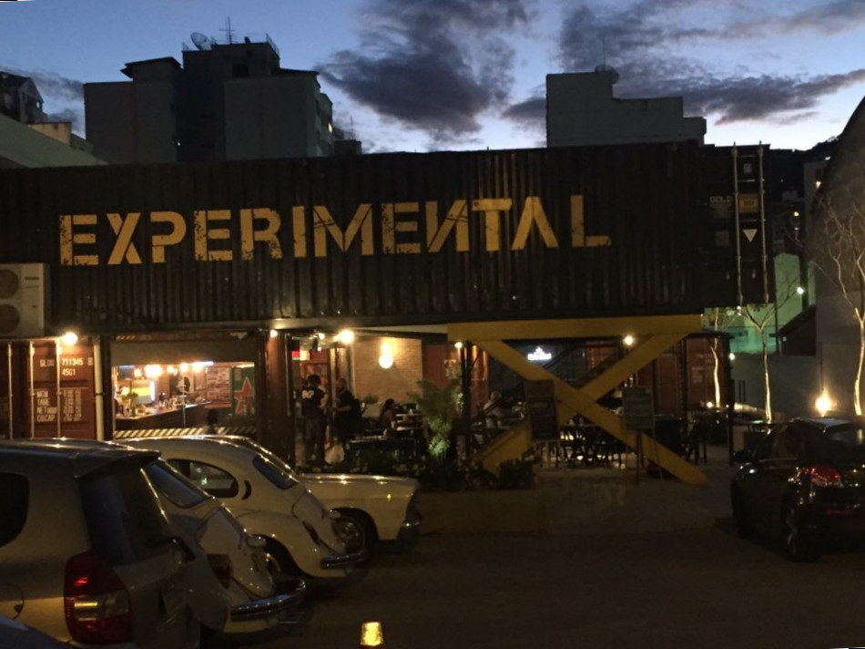 Experimental Bar Extérieur