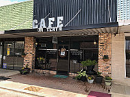 Cafe On 10th outside