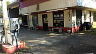 Bell's Bbq outside