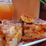 Solid Gold Provisions Comida