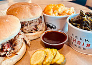 Uptown Bbq Llc food