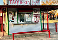 Taqueria El Si Hay outside