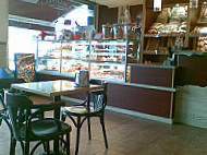 Panaderia-cafeteria La Marsela inside