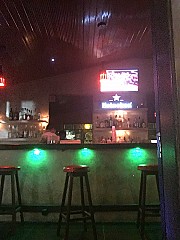 Tribus Bar