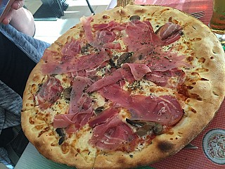 SR Pizza
