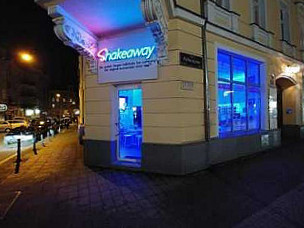 Shakeaway