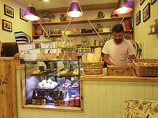 Anton Cafe Bistro