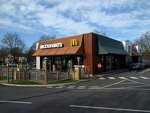 Mcdonalds Queens Drive