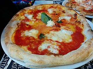 Pizzeria La Pietra