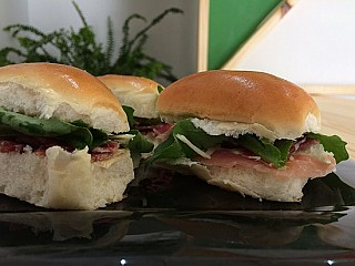 Dm Sandwich