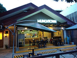 Munchtown Grill