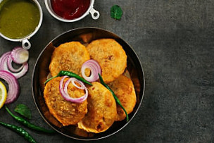 Shri Radhe Mohan Bhature Wala