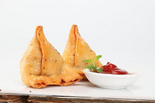 Dhakad Samosa