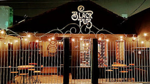 O Black Pub