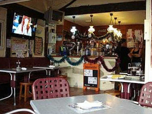La Broca Bar And Restaurant