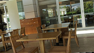 Loca Restaurant Cafe Bar