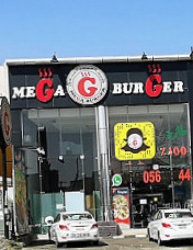 Mega Burger