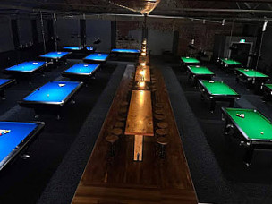 Bowey's Pool Lounge
