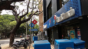 Dominos Pizza