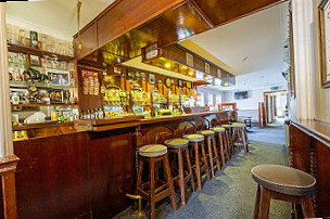 Mccaugheys Pub