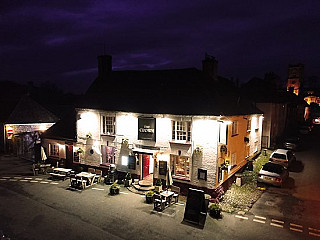 The Crown Aldbourne