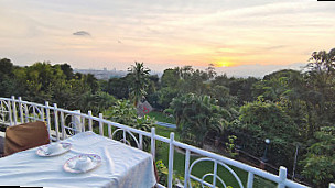 ร้านอาหารบนเขา (bon Khao City View)