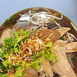 ร้านก๋วยเตี๋ยวไก่ตุ๋นสูตรแม่กิม