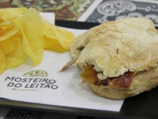 Sandwich Club By Mosteiro Do Leitao