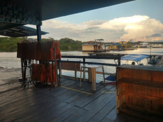 Abaré Floating Hostel