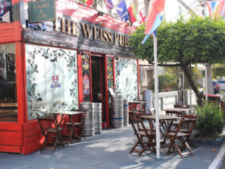 The Weiss Pub