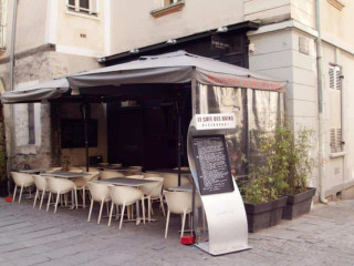 Le Cafe Des Bains