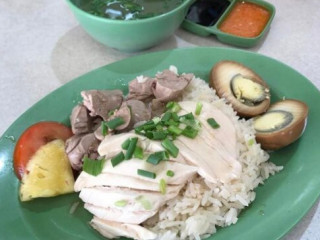 Xing Yun Hainanese Boneless Chicken Rice