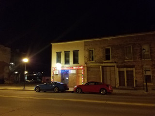 Carin's Pub
