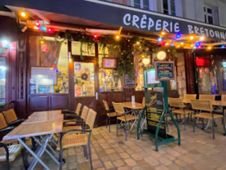 Crêperie Bretonne Bar Restaurant De Spécialités De Galettes Et Crêpes Fait Maison, à Base De Produits Frais