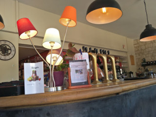 Café De La Paix à Auvers Sur Oise Dans Le Val D'oise 95