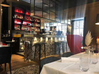 Le Cambronne Bistrot Chic