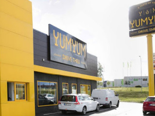 Yumyum På Hälla Asiatisk Restaurang Sushi Västerås