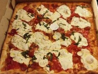 Mannino's 4 Pizzeria Trattoria