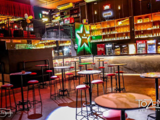 Tozen Lounge