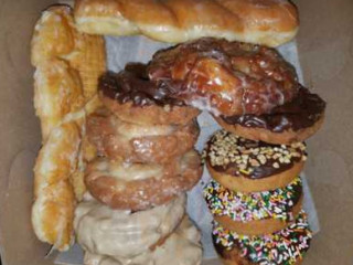 Mom's Donuts And Ice Cream